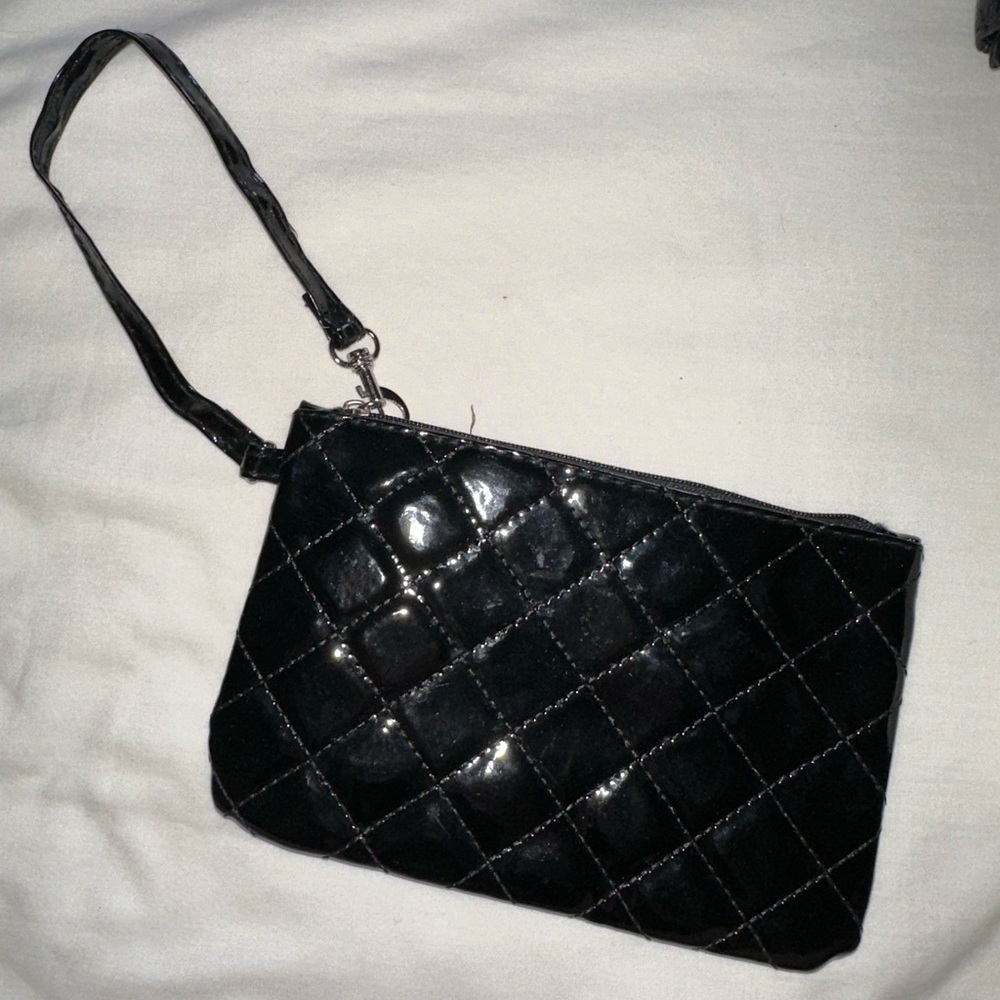 unknown brand black pouch wristlet